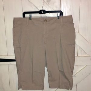 Size 20w Lane Bryant Khaki Crop Short-  Cool Comfy